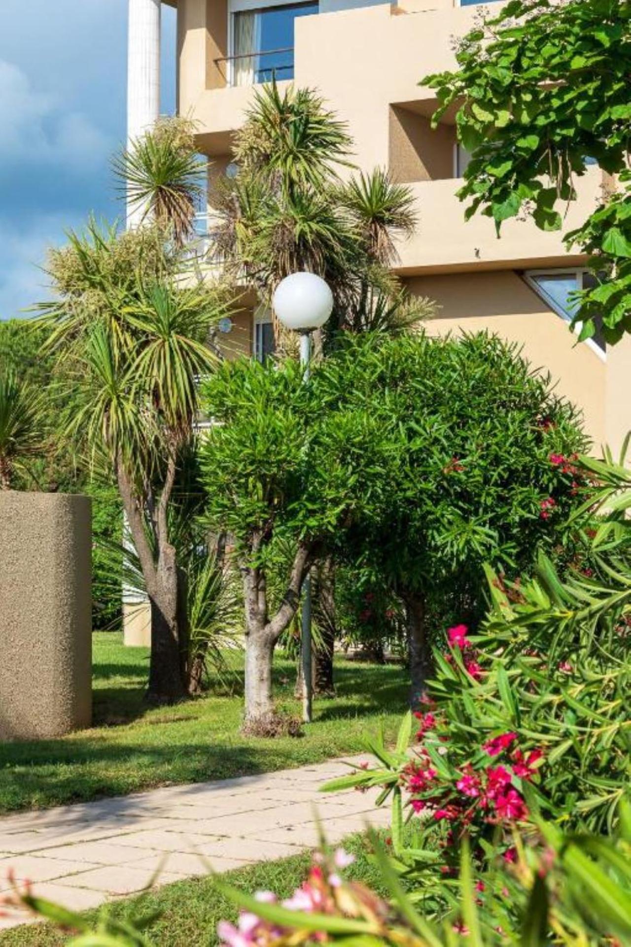 Residence Marina Bianca Santa-Lucia-di-Moriani Exteriör bild