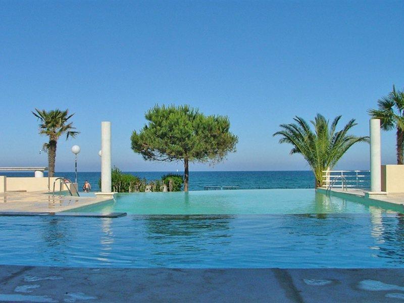 Residence Marina Bianca Santa-Lucia-di-Moriani Exteriör bild